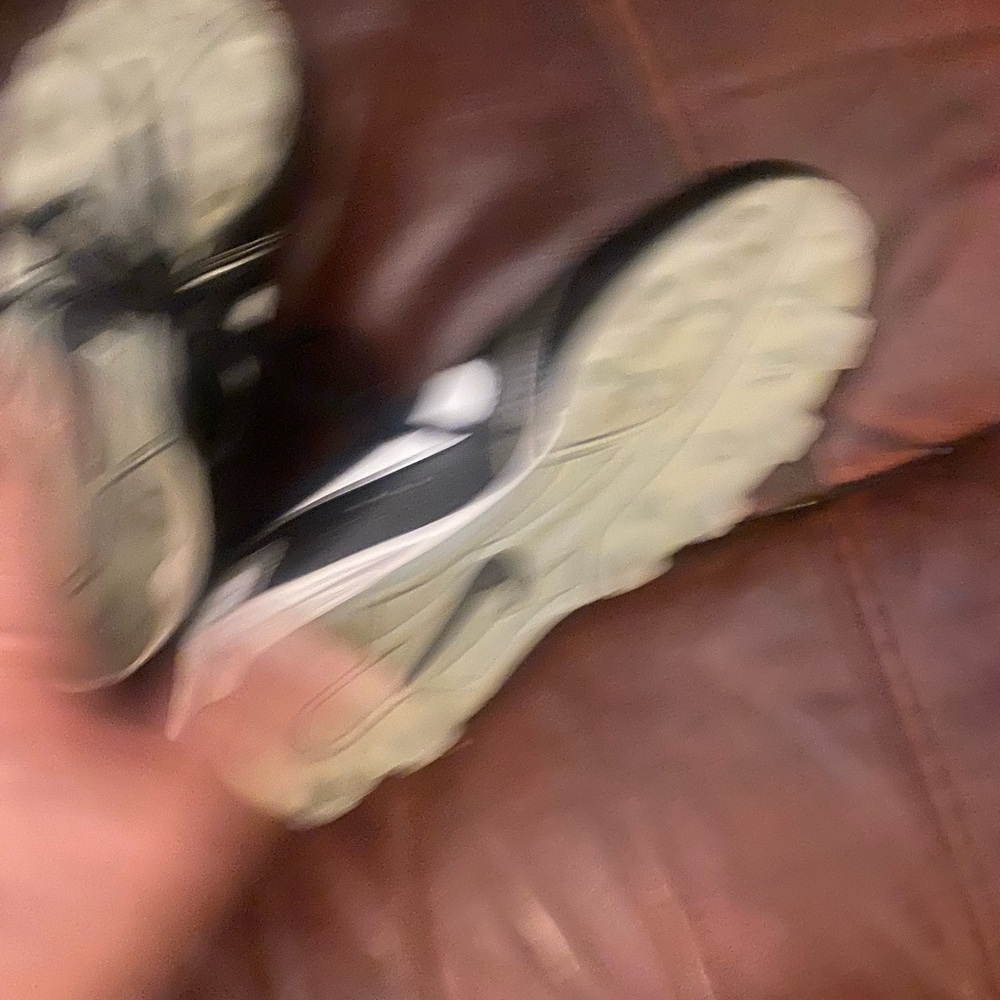 Nike Black and White Athletic Shoes - Picture 2 of 2
